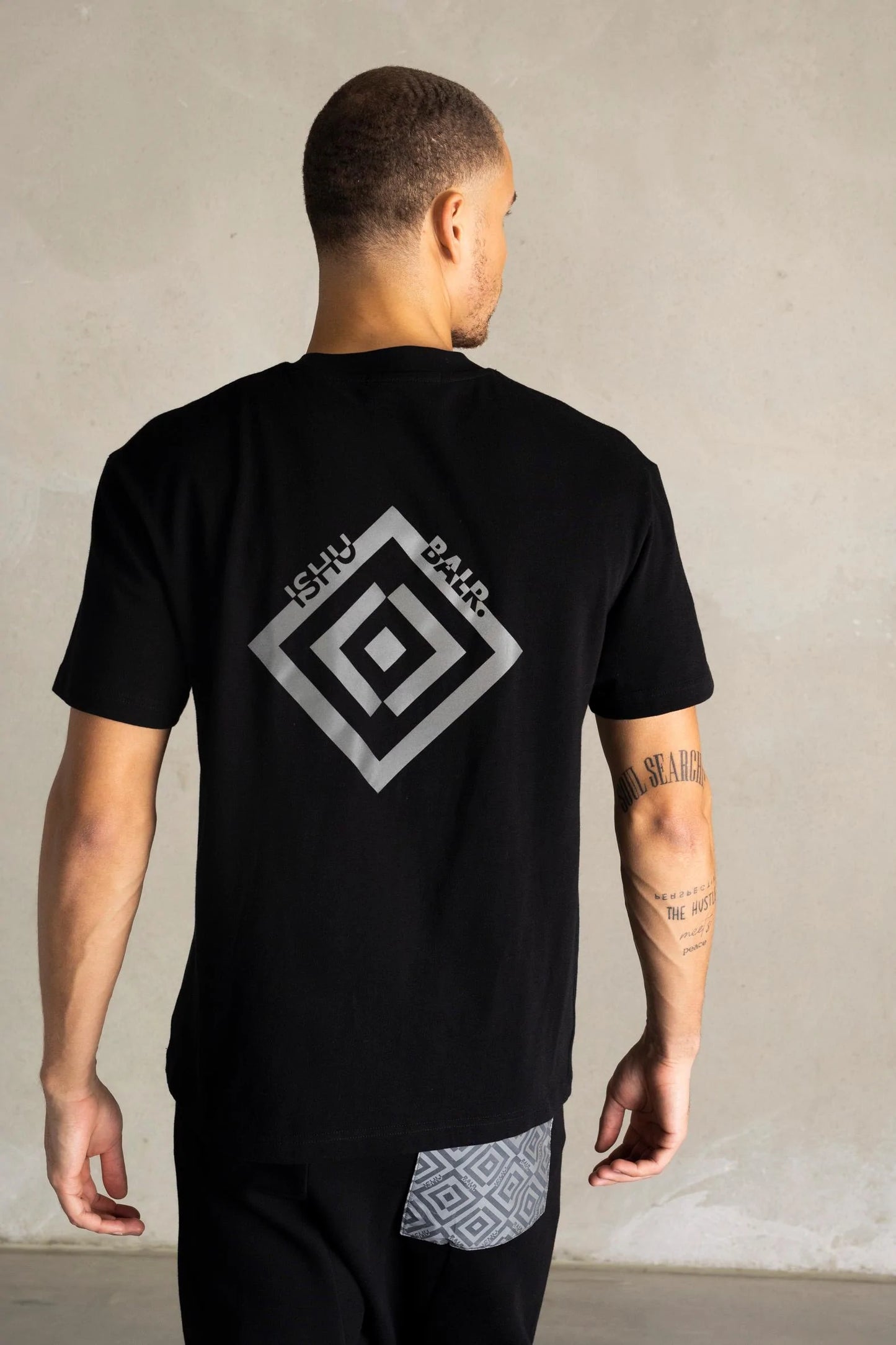 BALR X ISHU Joey Box T-shirt black - MAISONDEFASHION.COM