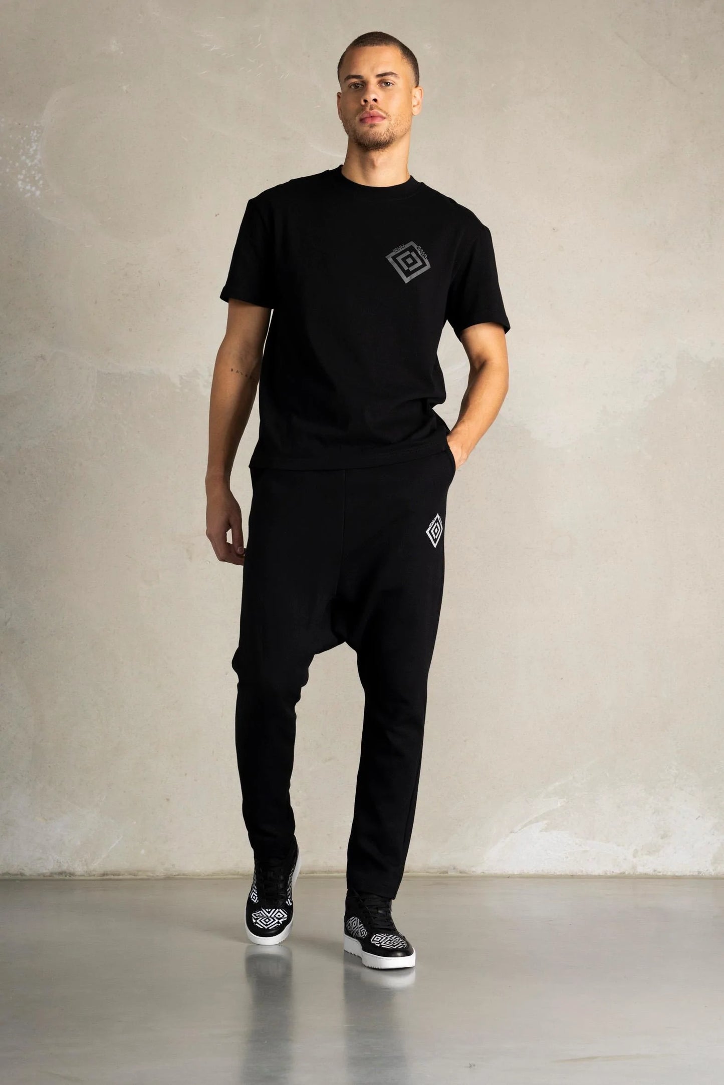 BALR X ISHU Joey Box T-shirt black - MAISONDEFASHION.COM